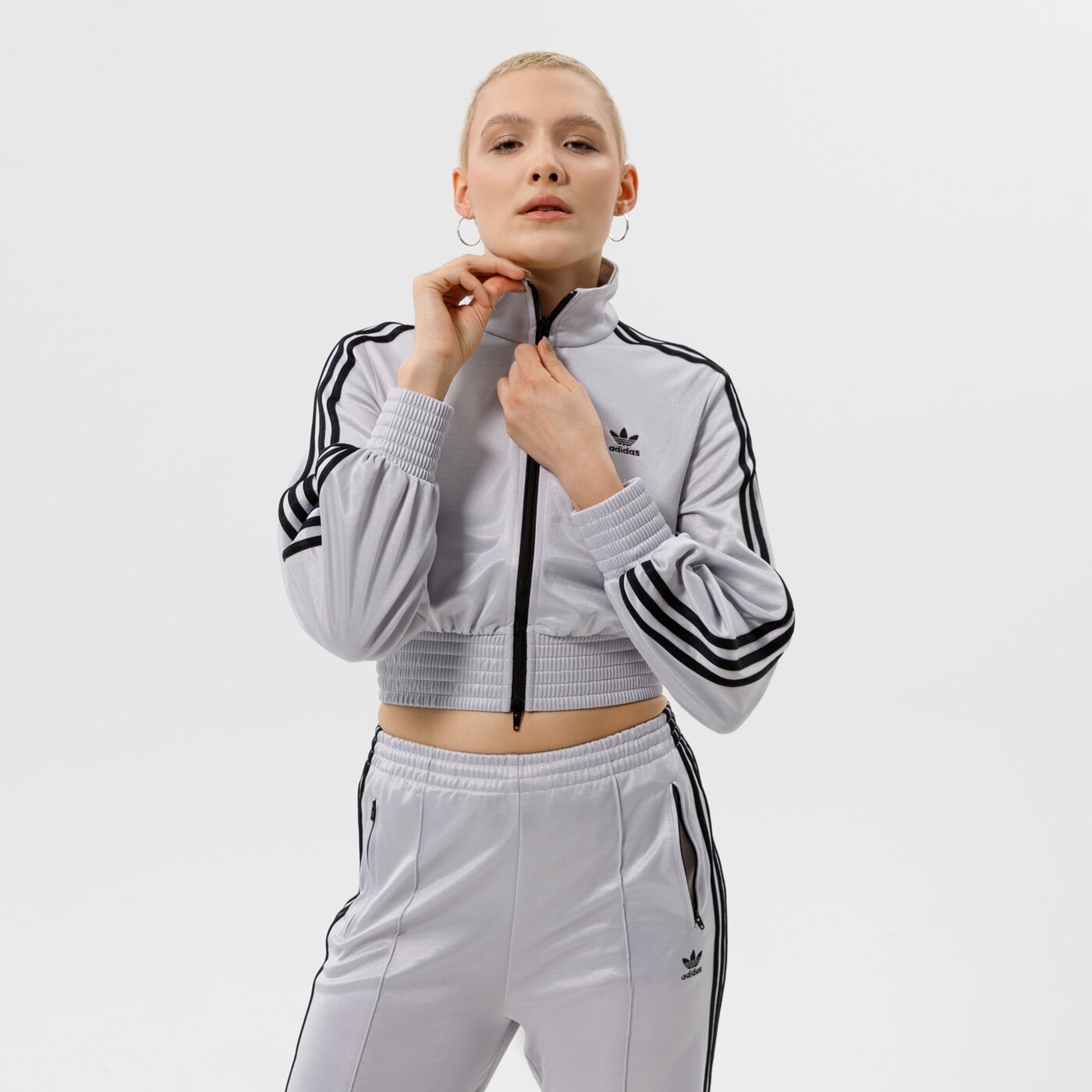 Дамски суичър ADIDAS СУИТЧЪР СЪС ЗАКОПЧАВАНЕ TRACK ТОП hf7532 цвят сребърен