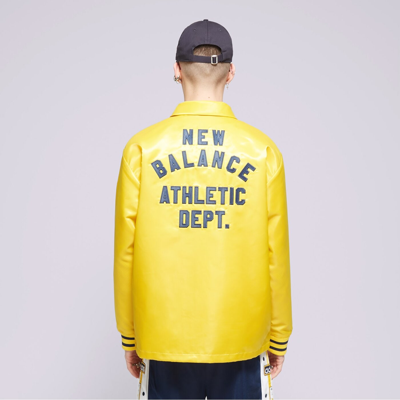 Мъжко преходно яке NEW BALANCE ЯКЕ SGH COACHES JACKET mj41553ggl цвят жълт