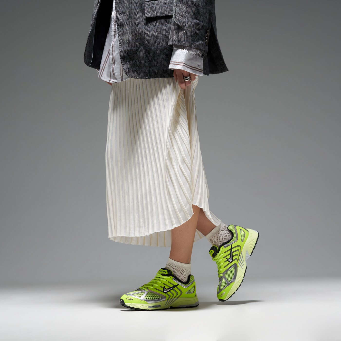 Дамски маратонки NIKE W AIR PEGASUS 2005 hq1675-700 цвят зелен