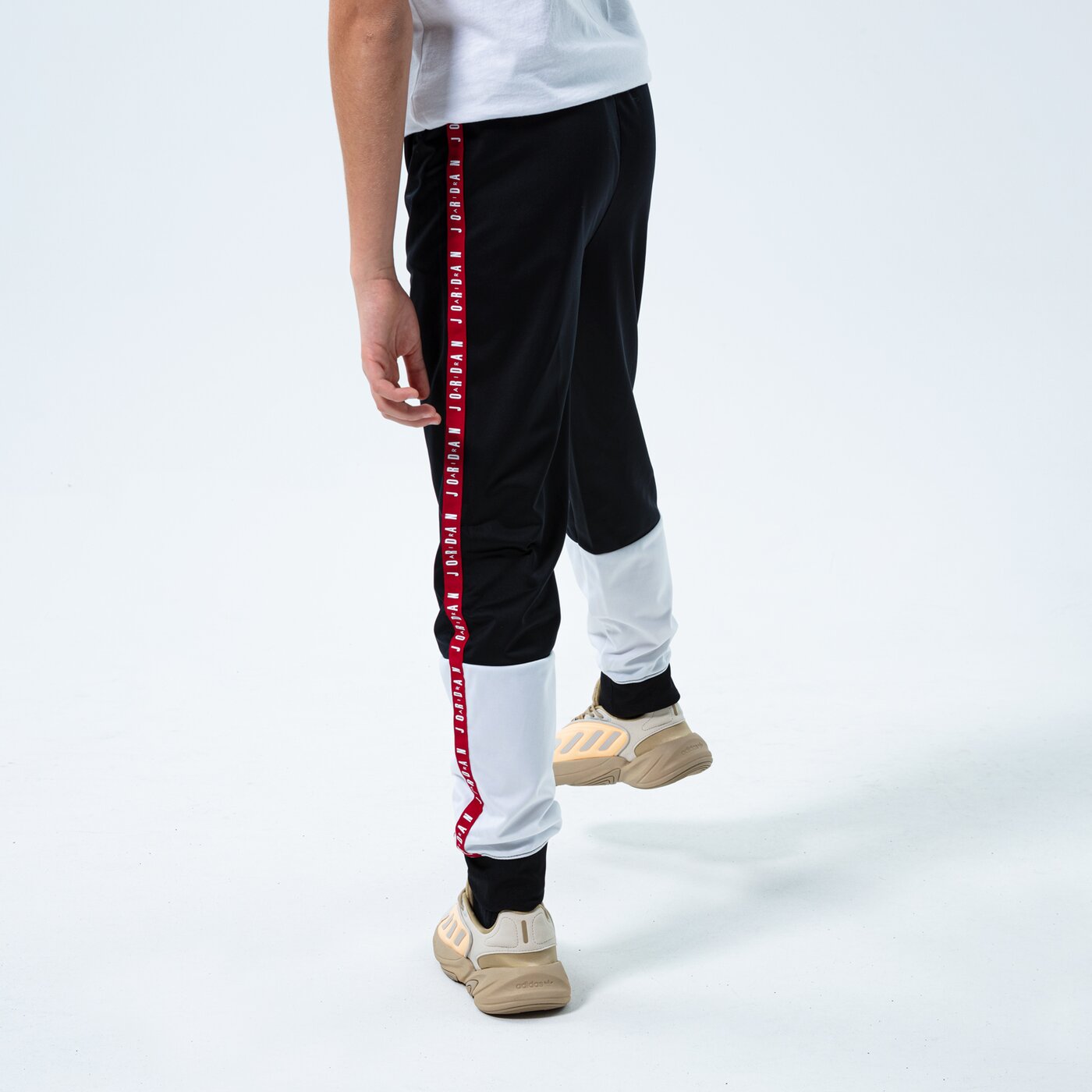 Детска тениска JORDAN КОМПЛЕКТ JUMPMAN AIR BLOCKED TRICOT SET BOY 95a838-023 цвят многоцветен