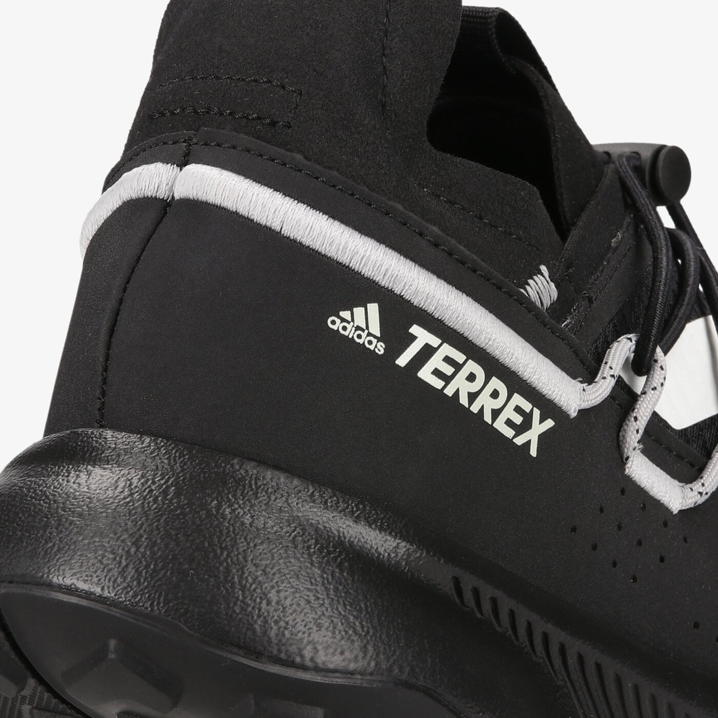 Мъжки туристически обувки ADIDAS TERREX VOYAGER 21 fz2225 цвят черен