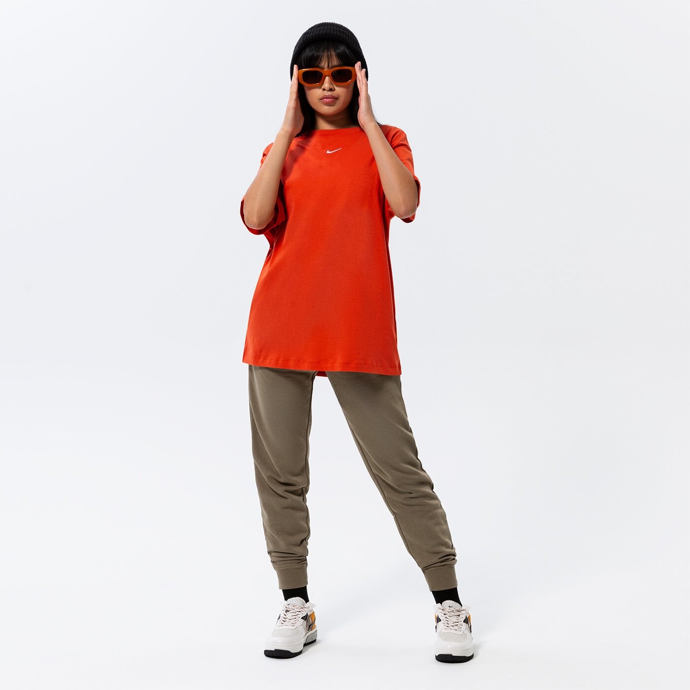 Дамски панталони NIKE SPORTSWEAR CLUB FLEECE JOGGERS  dx2320-351 цвят каки