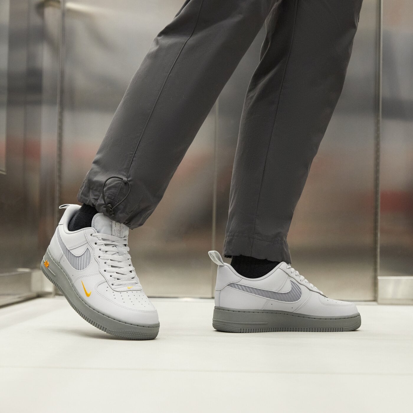 Мъжки маратонки NIKE AIR FORCE 1 '07 LV8 J22  dr0155001 цвят бял