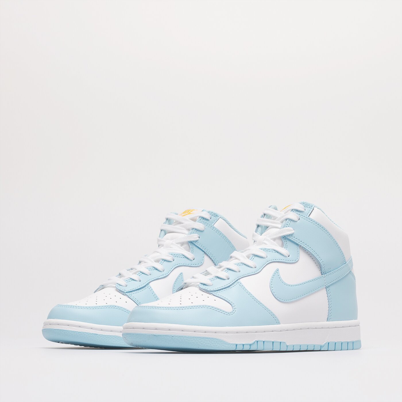 Мъжки маратонки NIKE DUNK HI RETRO BTTYS dd1399-401 цвят бял