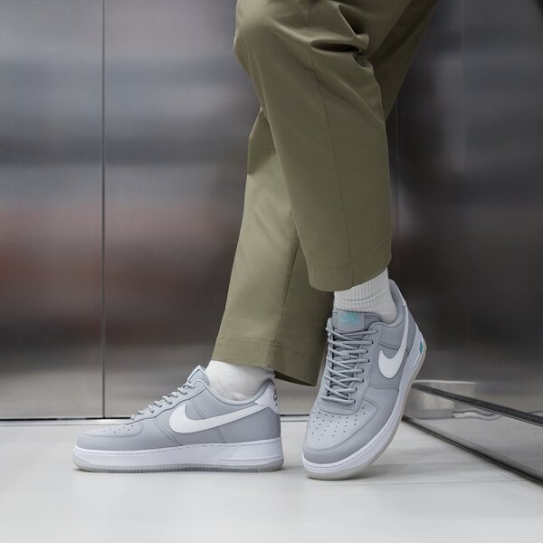 Мъжки маратонки NIKE AIR FORCE 1 '07  fv0383-001 цвят сив