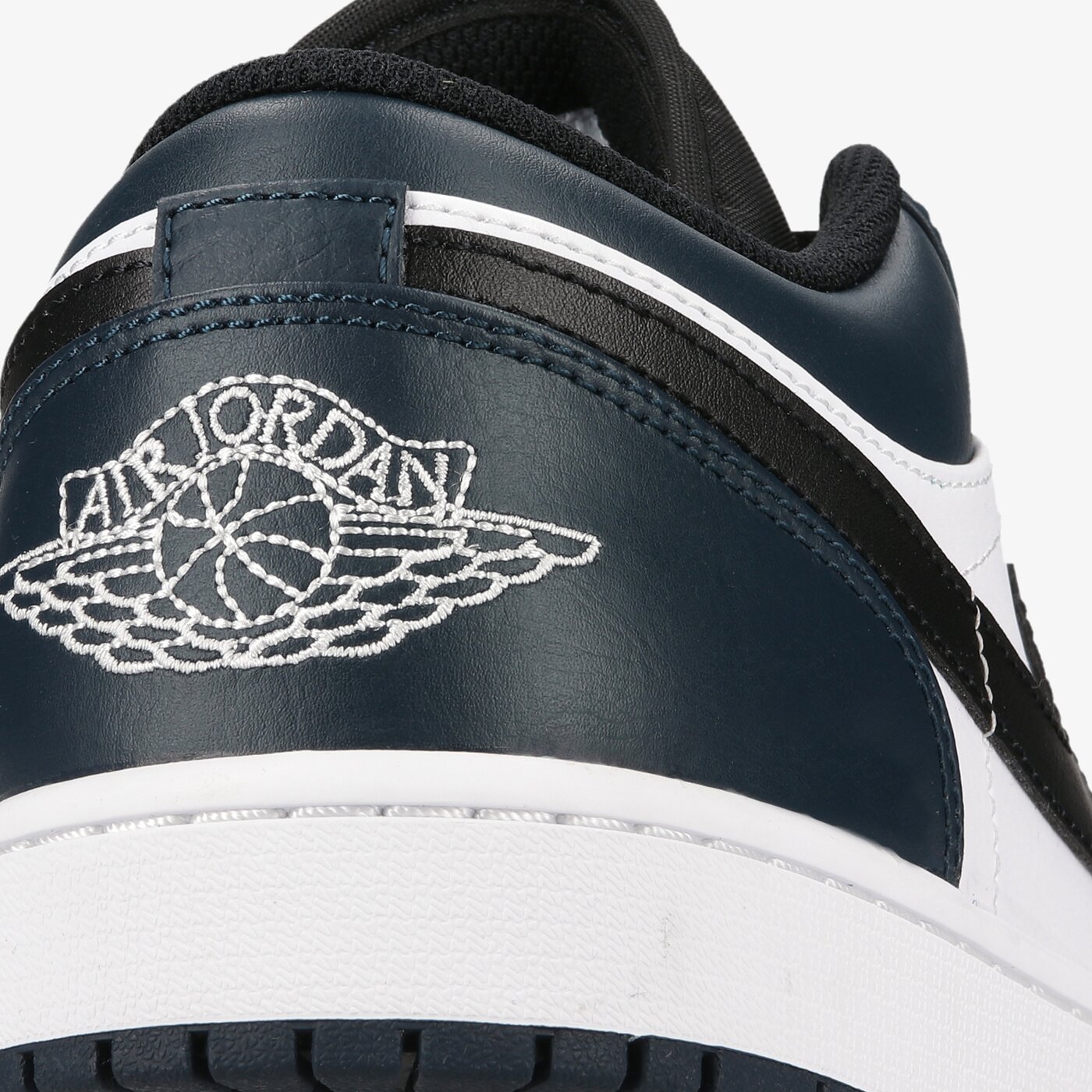 Мъжки маратонки AIR JORDAN 1 LOW  553558-411 цвят тъмносин