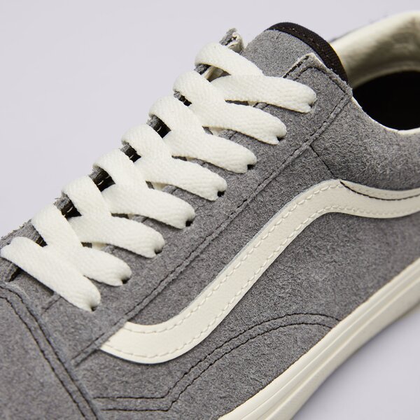 Дамски маратонки VANS OLD SKOOL  vn000d6wcjj1 цвят кафяв