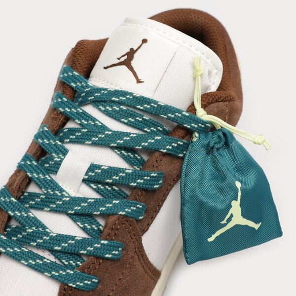 Детски маратонки AIR JORDAN 1 LOW SE fb2216-200 цвят кафяв