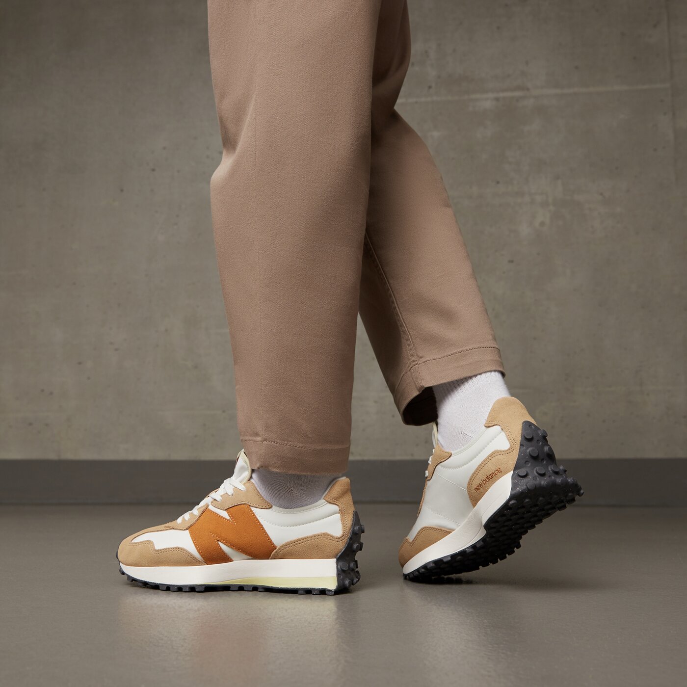 Дамски маратонки NEW BALANCE 327  ws327pt цвят бежов