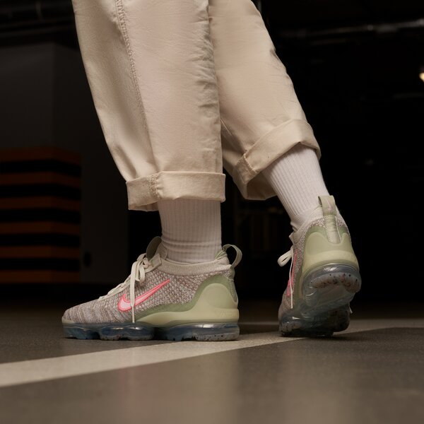 Детски маратонки NIKE AIR VAPORMAX 2021 FK db1550-103 цвят бежов