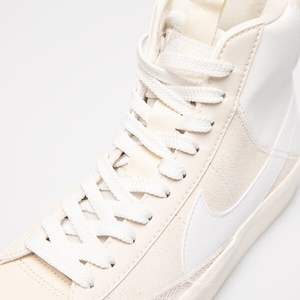 Детски маратонки NIKE BLAZER MID '77 SE D dq6084-100 цвят многоцветен