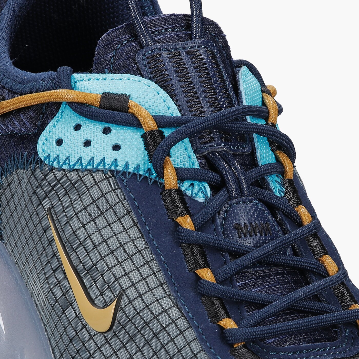 Мъжки маратонки NIKE REACT LIVE cv1772-400 цвят тъмносин