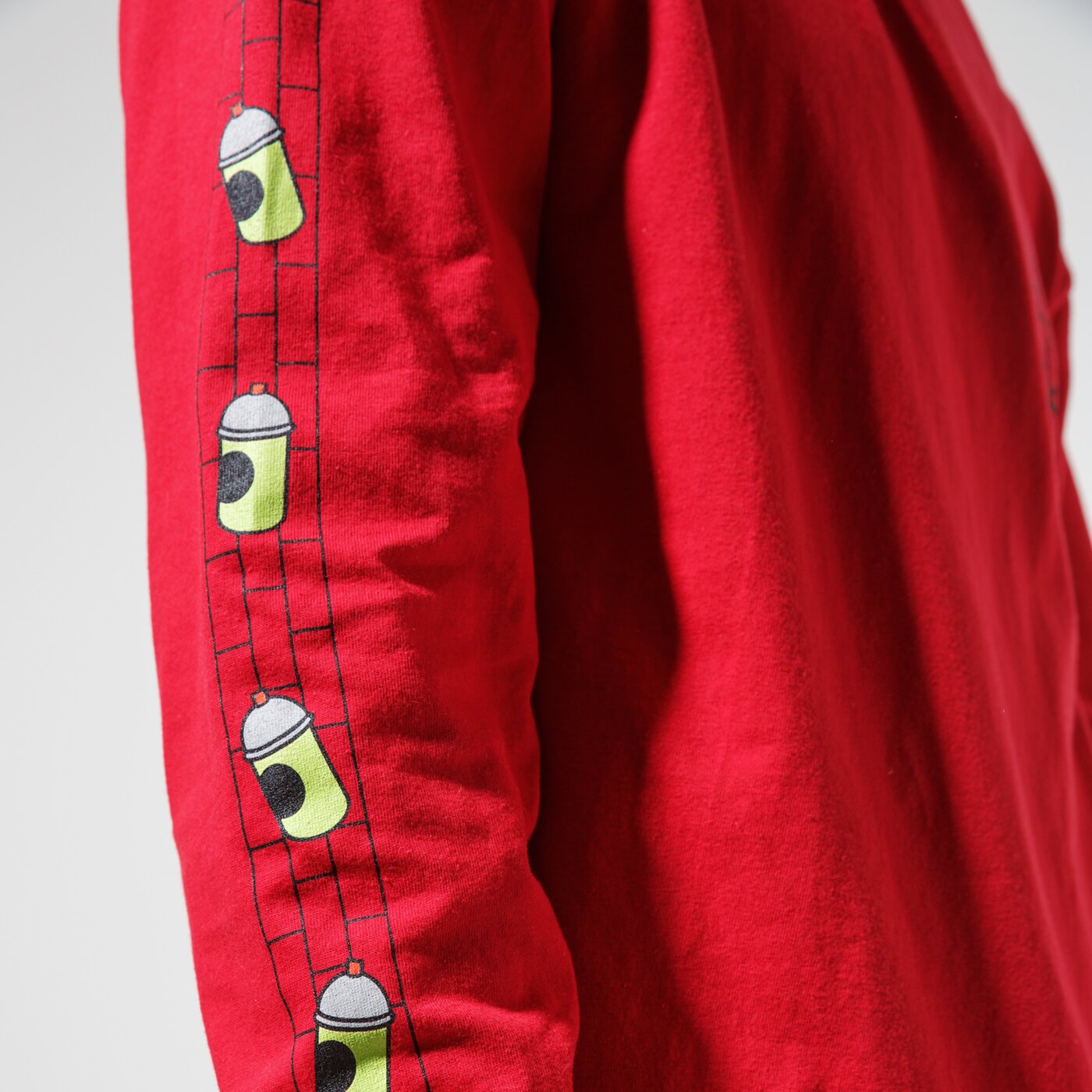 Мъжка тениска VANS ТЕНИСКА VANS X THE SIMPSONS EL BARTO LS vn0a4rtn17a цвят червен