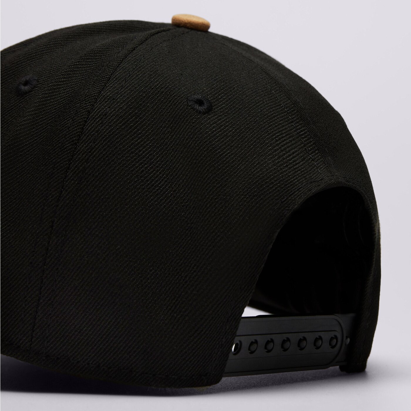 Мъжка шапка с козирка NEW ERA ШАПКА SUEDE VISOR EFRAME NYY NEW YORK YANKEES 60759008 цвят черен