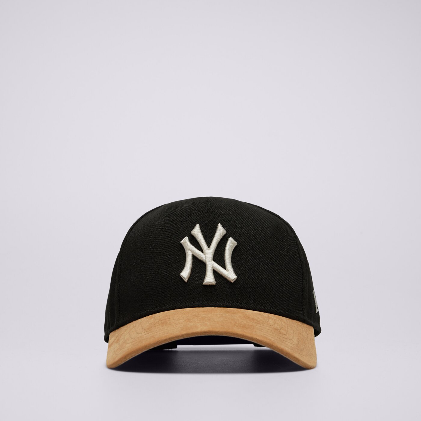 Мъжка шапка с козирка NEW ERA ШАПКА SUEDE VISOR EFRAME NYY NEW YORK YANKEES 60759008 цвят черен